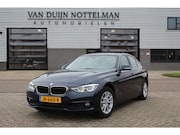 BMW 3-serie - 318i Essential / Leer / Navigatie / Automaat / N.A.P.