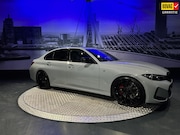 BMW 3-serie - 330i M-Sport *Competitionstoelen*Schuifdak*M-Sport Pro