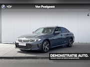BMW 3-serie - Sedan 330e M-Sport / 18 inch / Trekhaak / Stoelverwarming