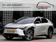 Toyota bZ4X - 71kWh/ BI-TONE/ PANORAMADAK/ ELEKT. STOEL/ ELEKT. KLEP/ SOH