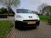 Peugeot Partner - 1.6 16V 90PK /5-persoons / Achterklep / Trekhaak/ nwe APK