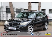 BMW X1 - sDrive20i Chrome Line |Sportstoelen |Trekhaak |Panoramadak