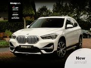 BMW X1 - xDrive25i | BOMVOL!! | Uniek | Carplay|Trekhk|PearlWeiss|HUD