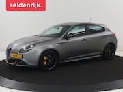 Alfa Romeo Giulietta - 1.4 Turbo Sport | Gele accenten | Carplay | Park assist | Cl