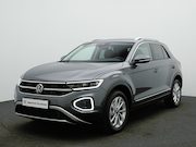 Volkswagen T-Roc - 1.5 TSI 150pk Style DSG | Trekhaak | Achteruitcamera | Adapt