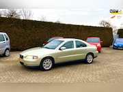 Volvo S60 - RIJD NIEUW VOLLEDIG ONDERHOUDEN NAVI AUTOM AIRCO