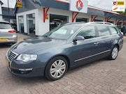 Volkswagen Passat - 1.4 TSI Highline BlueM. DSG/NAVI/PDC