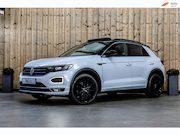 Volkswagen T-Roc - 2.0 TSI 4Motion R-Line *Pano*Beats*Camera*Trekhaak*Virtual*D