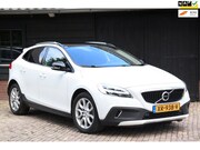 Volvo V40 Cross Country - 1.5 T3 Polar+ Luxury Panorama/Camera/Leer/Parkeersensor v, a