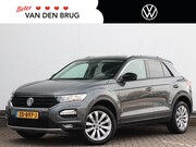 Volkswagen T-Roc - 1.0 TSI Style | Trekhaak | Parkeersensoren voor & achter | D