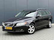 Volvo V70 - 2.0T Kinetic Automaat - Navi - Trekhaak - Performance Audio
