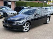 BMW 3-serie - 318i|LEES BESCHRIJVING!!|Carplay|Cruise co