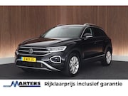 Volkswagen T-Roc - 1.5 TSI 150pk DSG Style Trekhaak Keyless Camera Navigatie LE