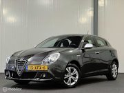 Alfa Romeo Giulietta - 1.6 JTDm Distinctive [ NAP navi clima cruise ]