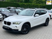 BMW X1 - SDrive20i Upgrade Edition Sport|Nieuwe Ketting|Panorama dak|
