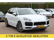 Porsche Cayenne - 3.0 E-Hybrid / Trekhaak / Panoramadak / 360Camera / Luchtver