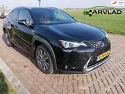 Lexus UX - 300e Luxury 54 kWh PANO CAMERA CLIMA ** 15999 NETTO