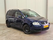 Volkswagen Touran - 1.6-16V FSI Trendline | APK | AIRCO | TREKHAAK | CRUISE CONT