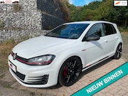 Volkswagen Golf - 2.0 TSI GTI Performance