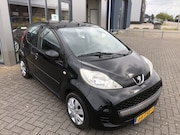 Peugeot 107 - 1.0-12V Millesim 200