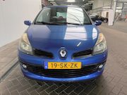 Renault Clio - 1.4-16V Dynamique Luxe (MET NIEUWE APK )