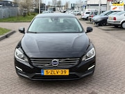 Volvo V60 - 1.6 D2 Momentum AUTOMAAT