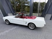 Ford Mustang - Convertible