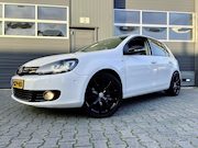 Volkswagen Golf - 1.4 TSI Highline *XENON*CARPLAY*BLACK&WHITE