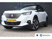 Peugeot e-2008 - EV GT 50 kWh | Schuif-/Kanteldak | Adaptive Cruise | Navigat