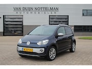 Volkswagen Up! - 1.0 Cross up! BlueMotion 75 PK / Stoelverwarming / Airco