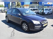 Ford Focus - 1.4-16V Trend NIEUWE BANDEN
