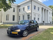 Alfa Romeo 147 - 1.6 T-SPARK, MOOI BEIGE LEDER