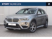 BMW X1 - sDrive20i High Executive xLine Automaat / Trekhaak / Panoram