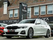 BMW 3-serie - Touring 330e Business Edition M-Sport PANO LEDER 18 INCH SHA