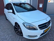 Mercedes-Benz B-klasse - 180 Ambition / Navi / Leder / PDC / Cruise