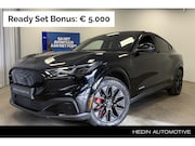 Ford Mustang - Black on Black Edition Extended Premium RWD 88 kWh | Ford Vo