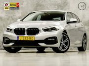 BMW 1-serie - 118i Sport Automaat (APPLE CARPLAY, NAP, GROOT NAVI, CLIMATE