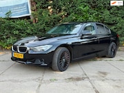 BMW 3-serie - 320i Aut Sedan I Lees Tekst I Leer I Clima I APK 12-2026
