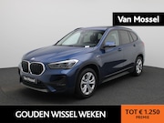 BMW X1 - xDrive25e | Schuif/Kanteldak | LED Koplampen | Privacy Glass