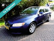 Volvo V70 - 2.4D 5-Cil. 163pk Automaat 1e eig. Leder Navi Trekhaak 1800k