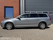 Volvo V70 - 2.5T Momentum 231pk - dealer onderh. - orig. NL