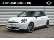 MINI Cooper S - Hatchback / Favoured / Pakket M / 17" U-Spoke grey