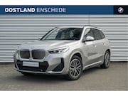 BMW iX1 - eDrive20 M Sport / Trekhaak / Sportstoelen / Achteruitrijcam