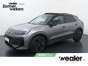 Volkswagen T-Roc - 1.5 eTsi 150pk R-Line First Edition | Panoramadak
