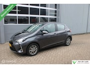 Toyota Yaris - 1.5 Hybrid Design | Trekhaak | Sportvelgen | Navigatie | NL