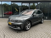 Volkswagen Tiguan - 1.4 TSI R-Line, LED, Pano, Digi Display, Elekt Trekhk, Adapt