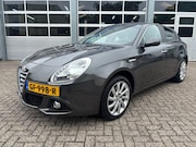 Alfa Romeo Giulietta - 1.4 T Dist.Lusso/Org-Nl/1eEig./Trekhaak/Automaat/Cruise/Airc