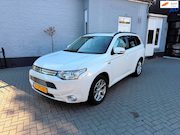 Mitsubishi Outlander - 2.0 PHEV | LEER | DAKJE | TREKHAAK | STOELVERWARMING |