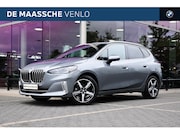 BMW 2-serie Active Tourer - 218i Automaat / Trekhaak / Panoramadak / Sportstoelen / Comf