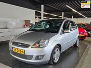Ford Fiesta - 1.3-8V Futura XL/AIRCO/N.A.P/CARPLAY/5-DEURS